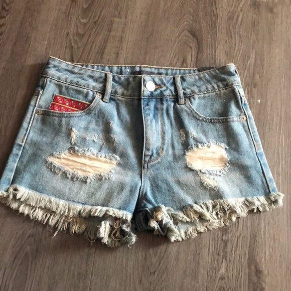 Kendall & Kylie Pants - Kendall & Kylie denim shorts size 3
